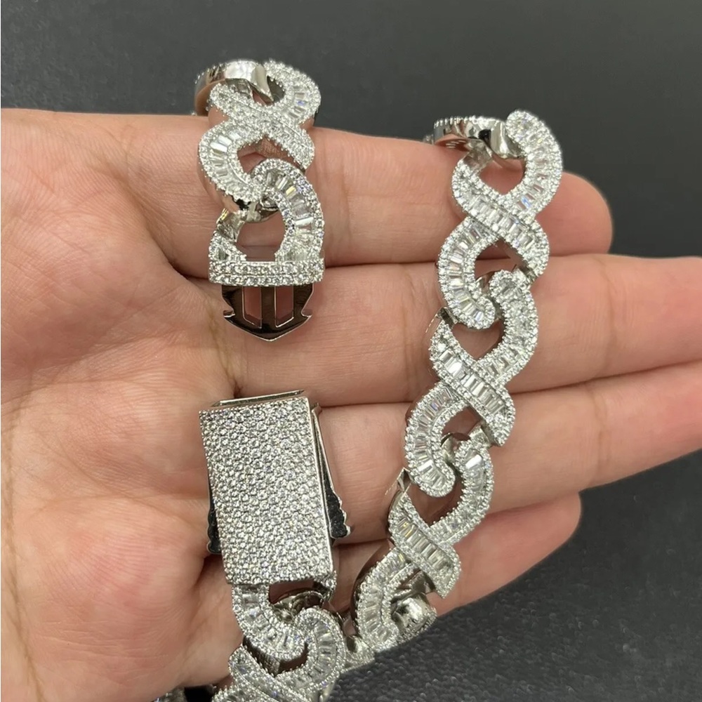 Unbelievably gorgeous!20”, 15 mm, 14 karat white gold, overlay Baguettes - Picture 5 of 8